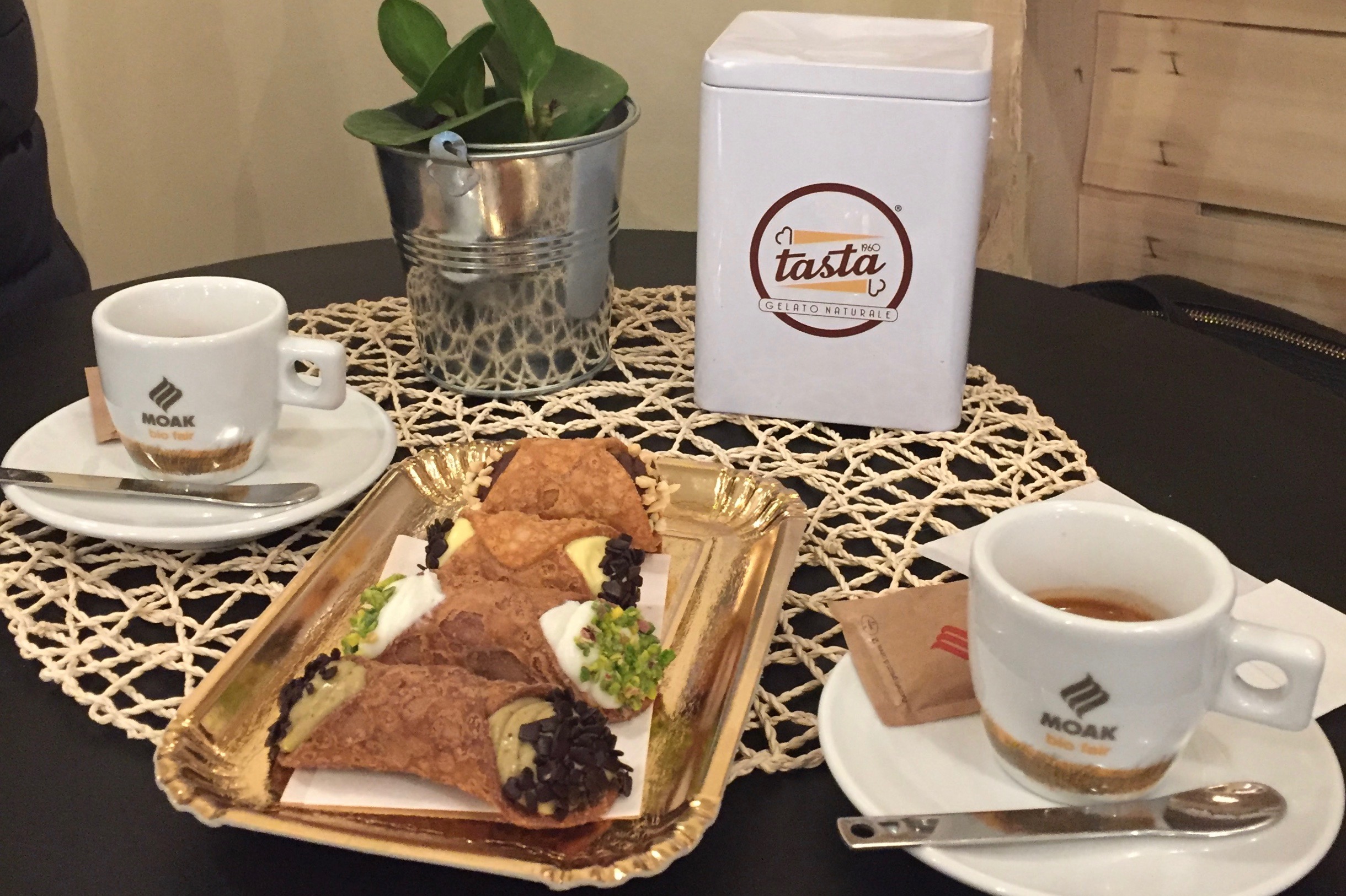 Cannoli siciliani a Milano. Solo da Tasta!!!!